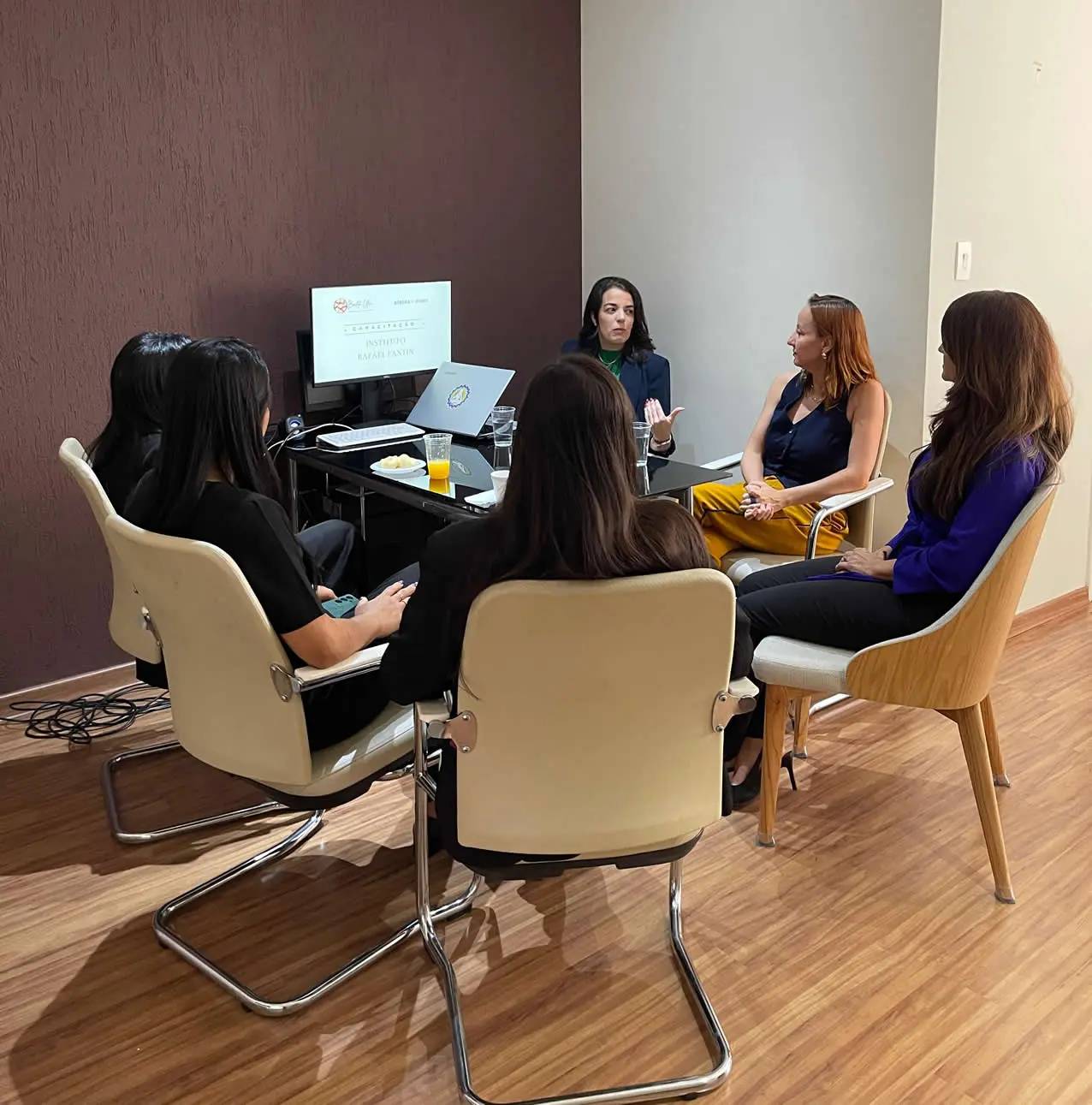 Consultora de Vendas Débora Pinho 4 Débora Pinho Consultora de Vendas